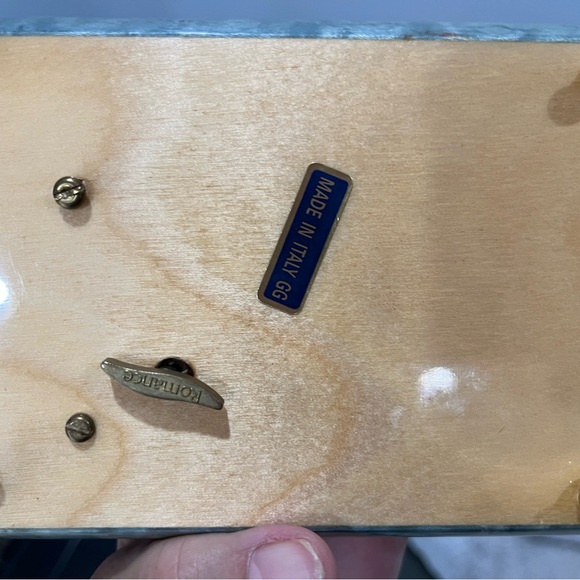 Romance music box from Italy. Works. Excellent shape. - Picture 2 of 5